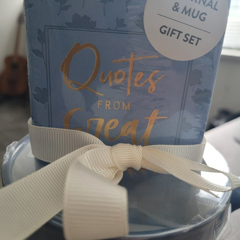 Hello Beautiful Mug and Book Gift Set - Picture 5 of 6